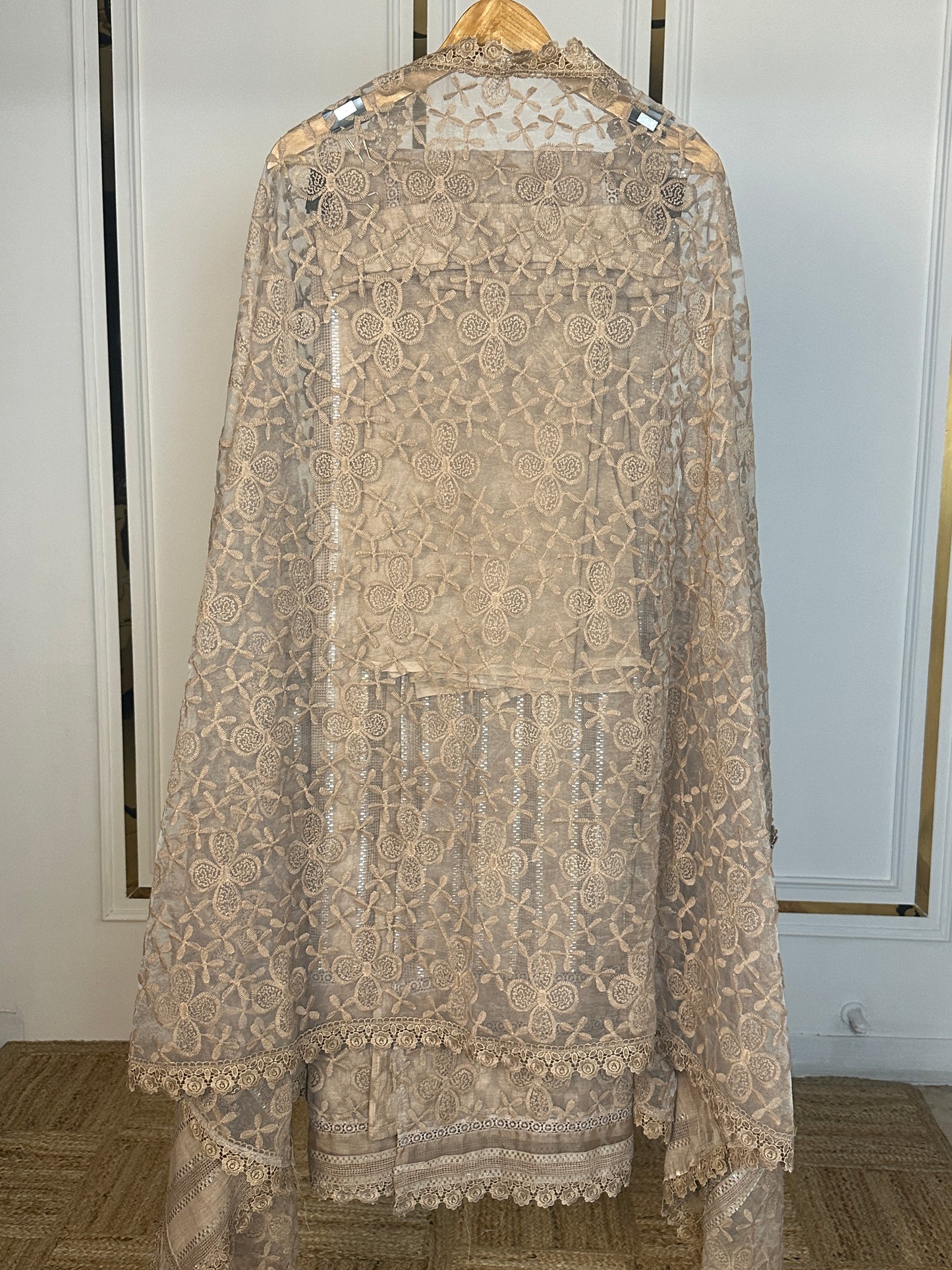 CHIKANKARI BLOOM