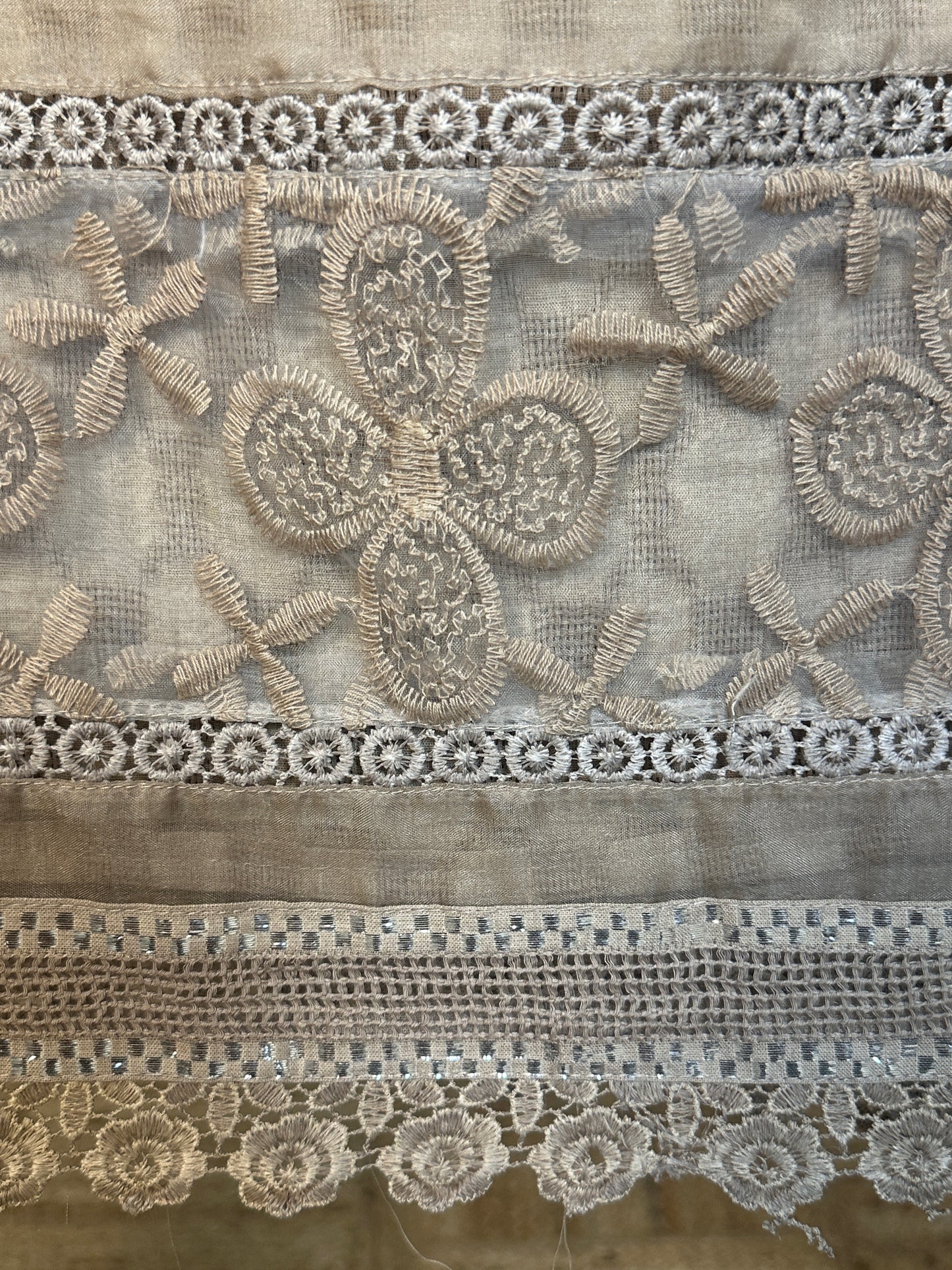 CHIKANKARI BLOOM
